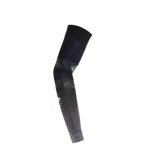 Manga de Compresión Floky Negro 2025 Agustín Tapia