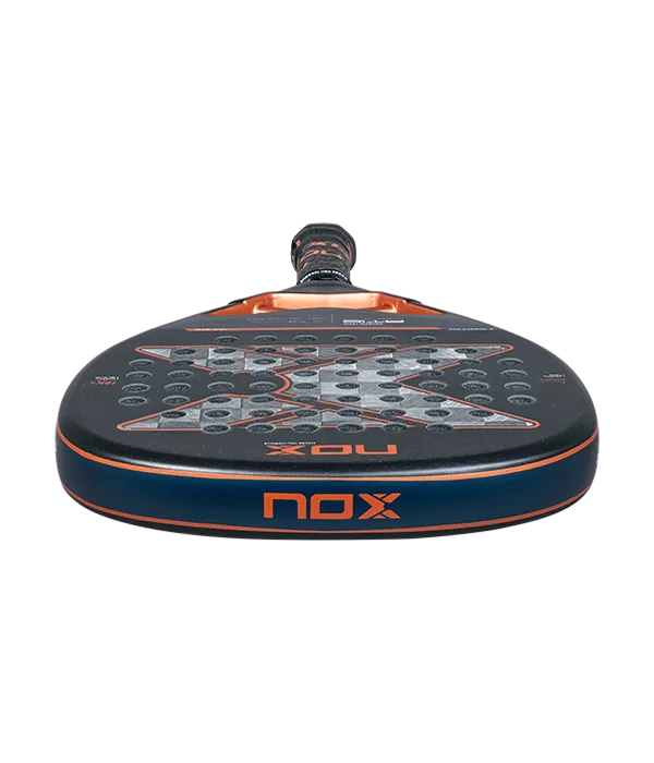 Pala NOX AT10 Genius Attack 18K 2025 Agustín Tapia