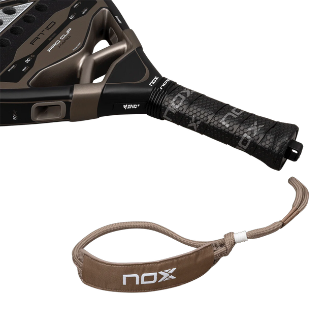 Pala NOX AT10 Pro Cup Hard by Agustin Tapia 2026