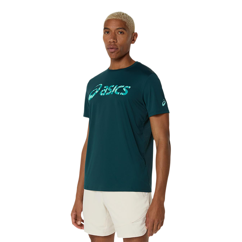 Camiseta Asics Match Seasonal Graphic Verde Saxon 2025