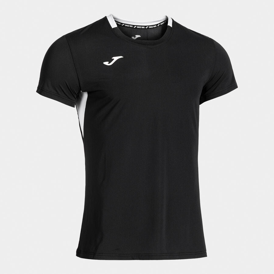 Le tee-shirt Joma Smash en couleur Noir C'est un vêtement technique de padel pour Homme de la ligne Smash de Joma
