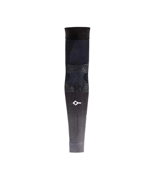 Manga de Compresión Floky Negro 2025 Agustín Tapia