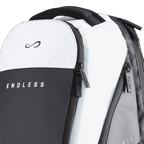 Mochila Endless Axys Negra Blanca 2026