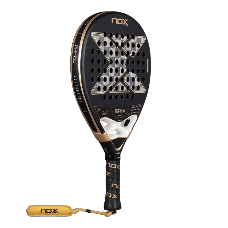 TEST Padel Schläger Nox AT10 Genuis 18K von Agustin Tapia 2026