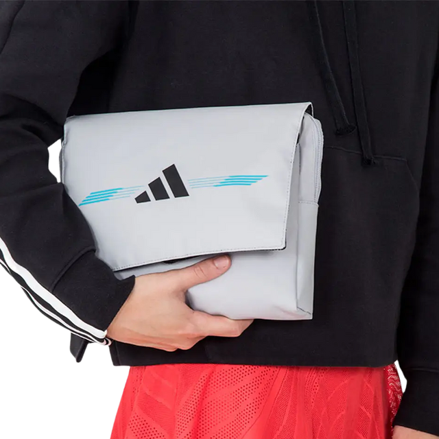 Neceser Adidas Blanco 3.4 Martita Ortega 2025