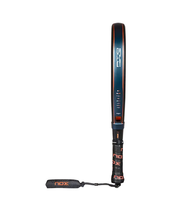 Pala NOX AT10 Genius Attack 18K 2025 Agustín Tapia