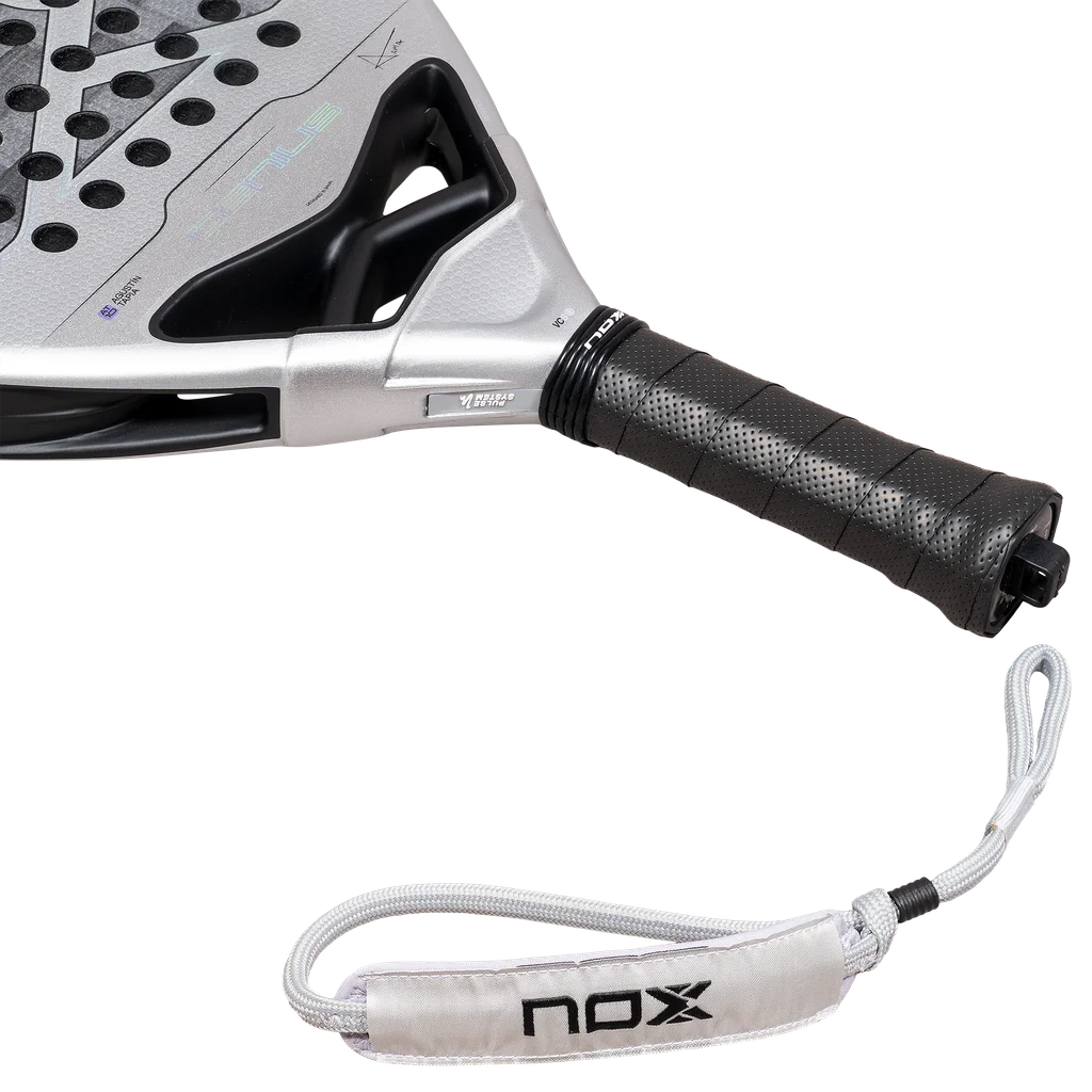 Racchetta da Padel Nox AT10 Genius 12K Xtreme di Agustín Tapia 2027