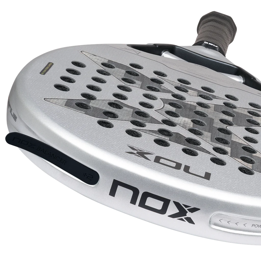 Racchetta da Padel Nox AT10 Genius 12K Xtreme di Agustín Tapia 2027