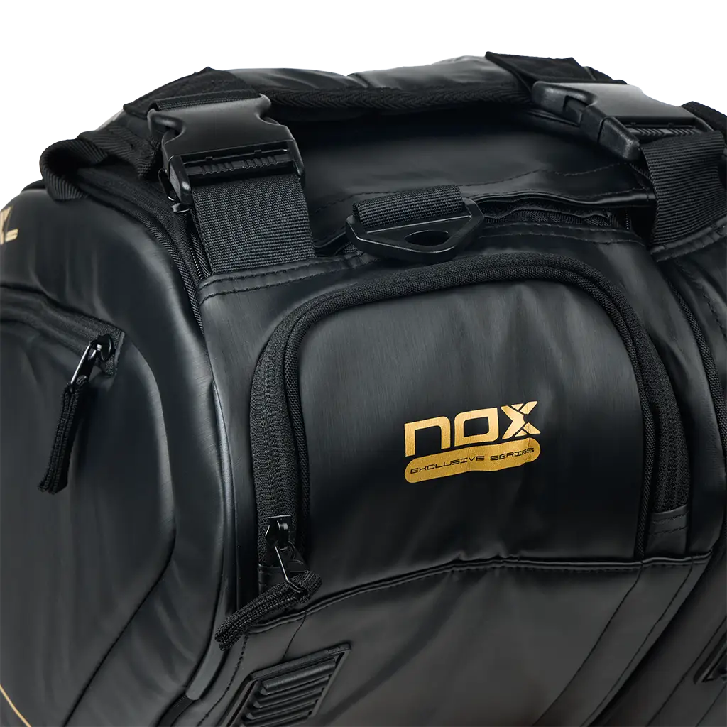 Paletero Nox AT10 Team Black Gold 2026 (Exclusivo PadelPROShop)