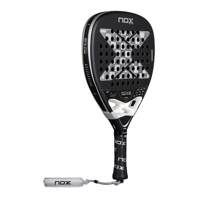 Racket NOX AT10 Genius Attack 18K by Agustin Tapia 2026