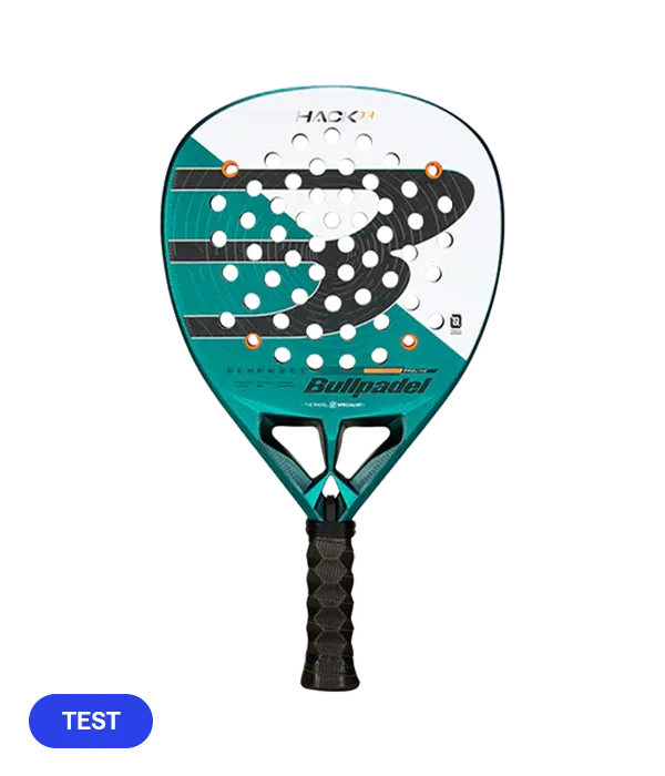 Pala de TEST Bullpadel Hack 04 2025 Paquito Navarro