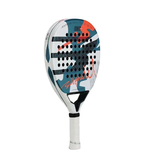 Pala de TEST Pala Bullpadel Ionic Light 2025