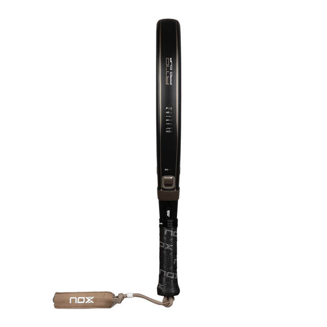 Pala NOX AT10 Pro Cup Hard by Agustin Tapia 2026